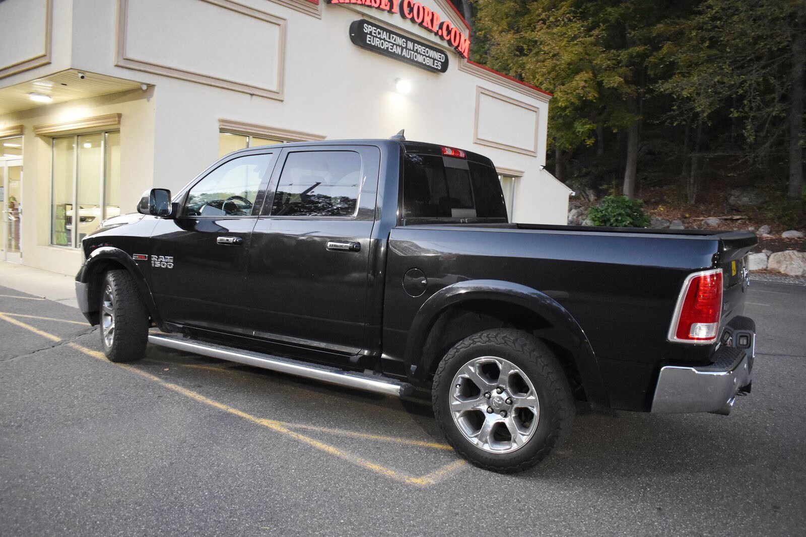 2015 Ram 1500 Laramie photo 3