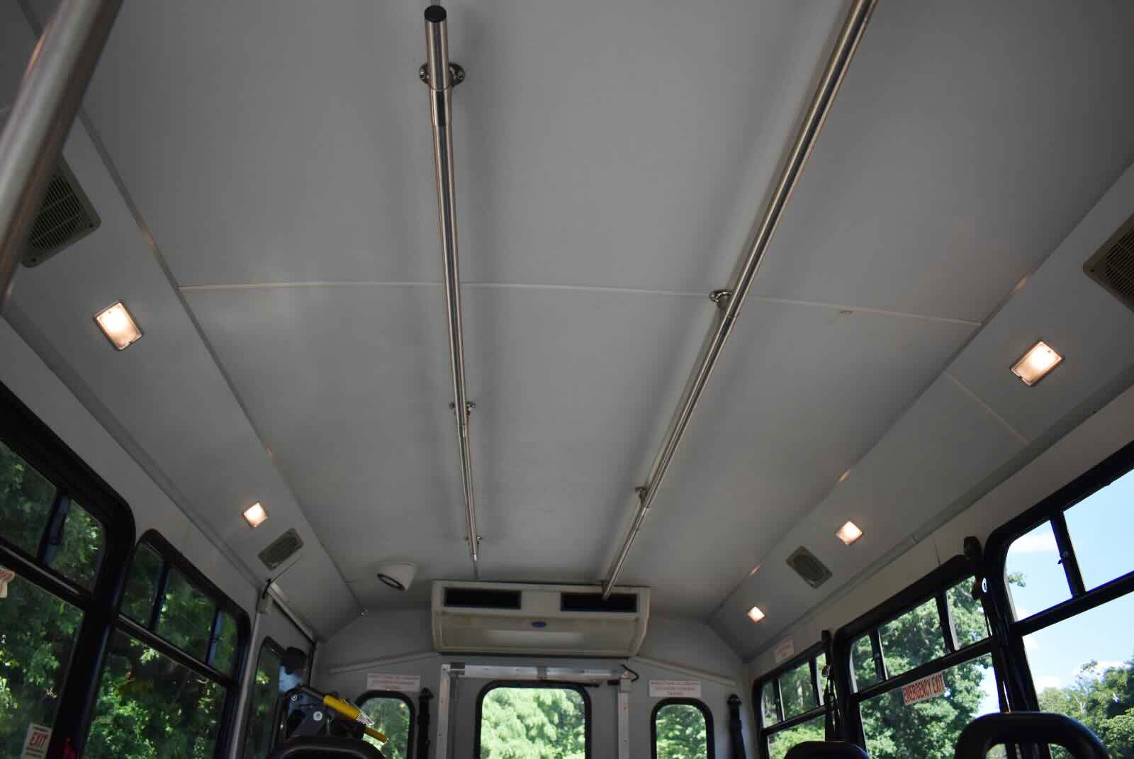 2005 Ford Econoline - Photo 19