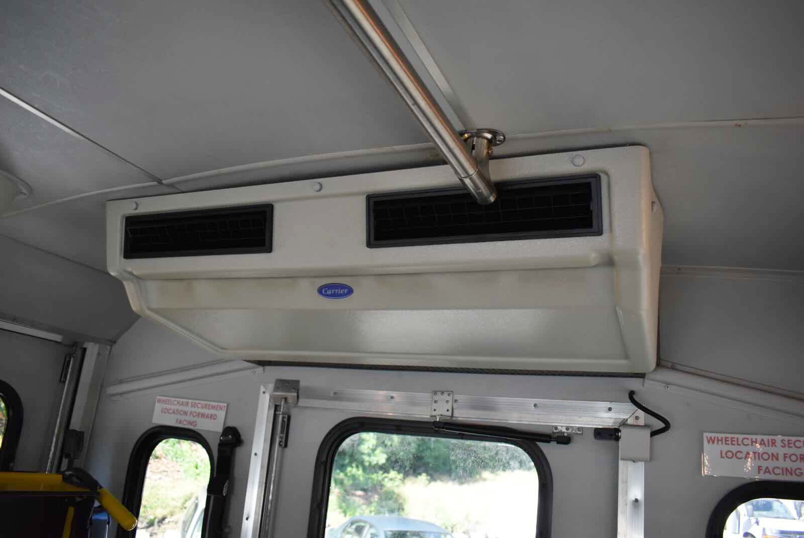 2005 Ford Econoline - Photo 28