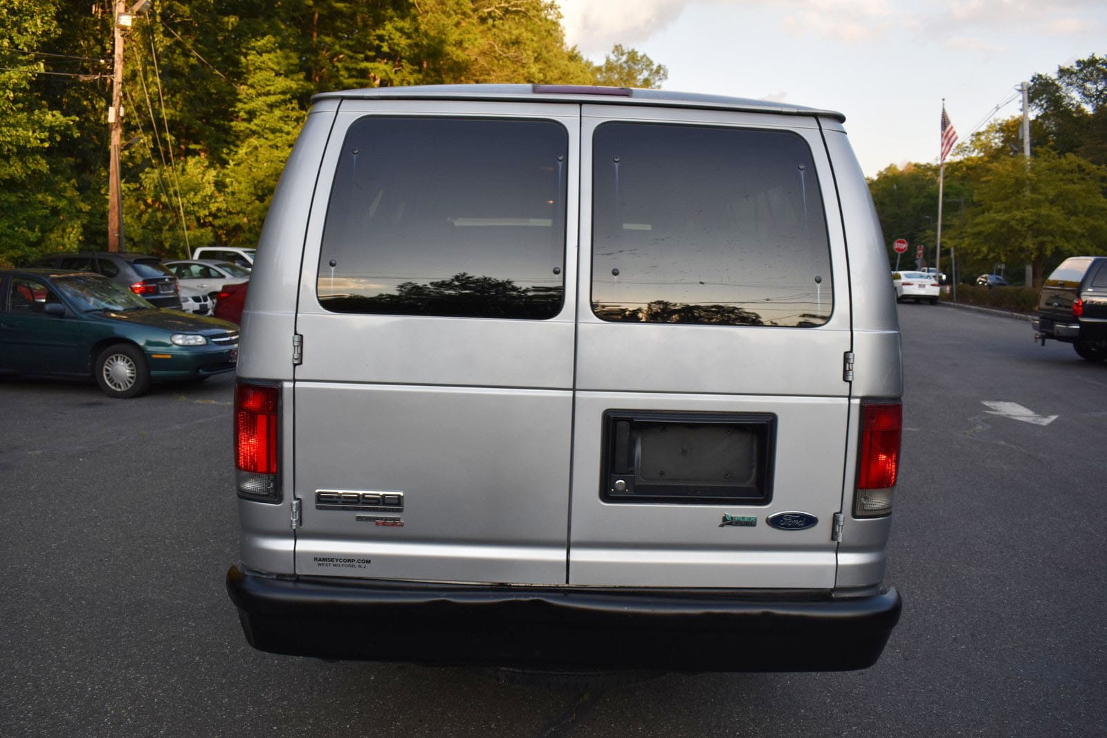 2012 Ford E-350 XL photo 4