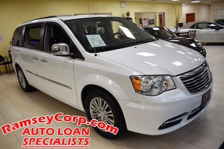 2016 Chrysler Town & Country Touring-L Van LWB Passenger Van