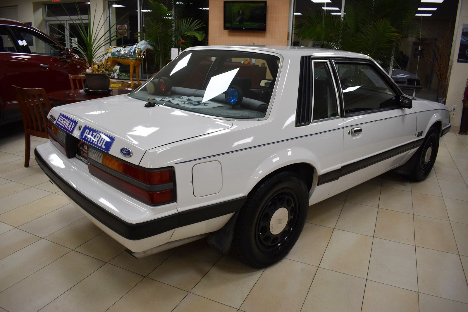 1986 Ford Mustang LX photo 2