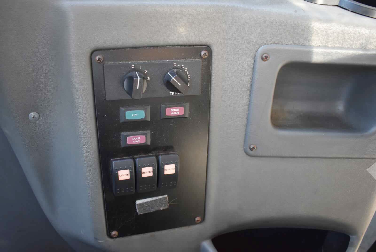 2005 Ford Econoline - Photo 39