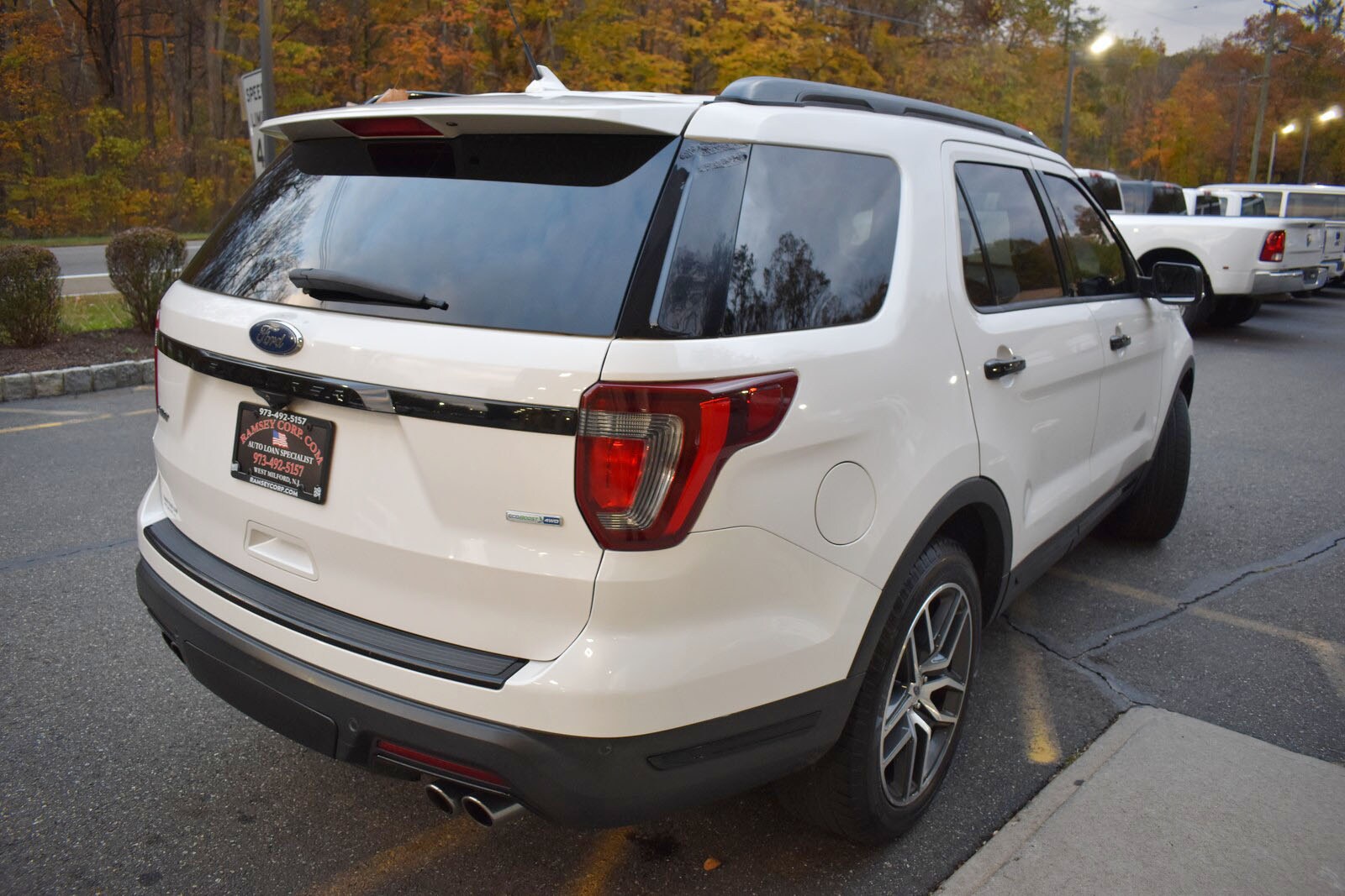 2018 Ford Explorer Sport photo 2