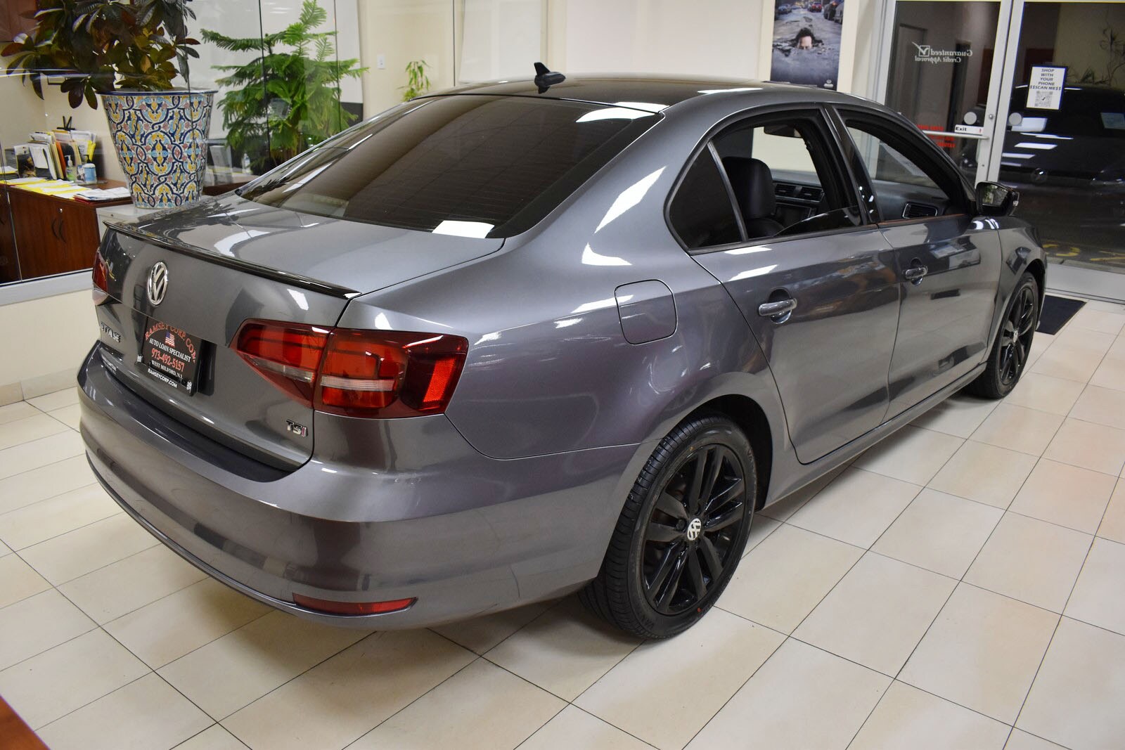 2018 Volkswagen Jetta 1.8T SE Sport photo 3