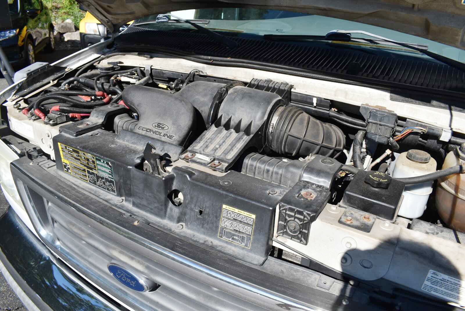 2005 Ford Econoline - Photo 42