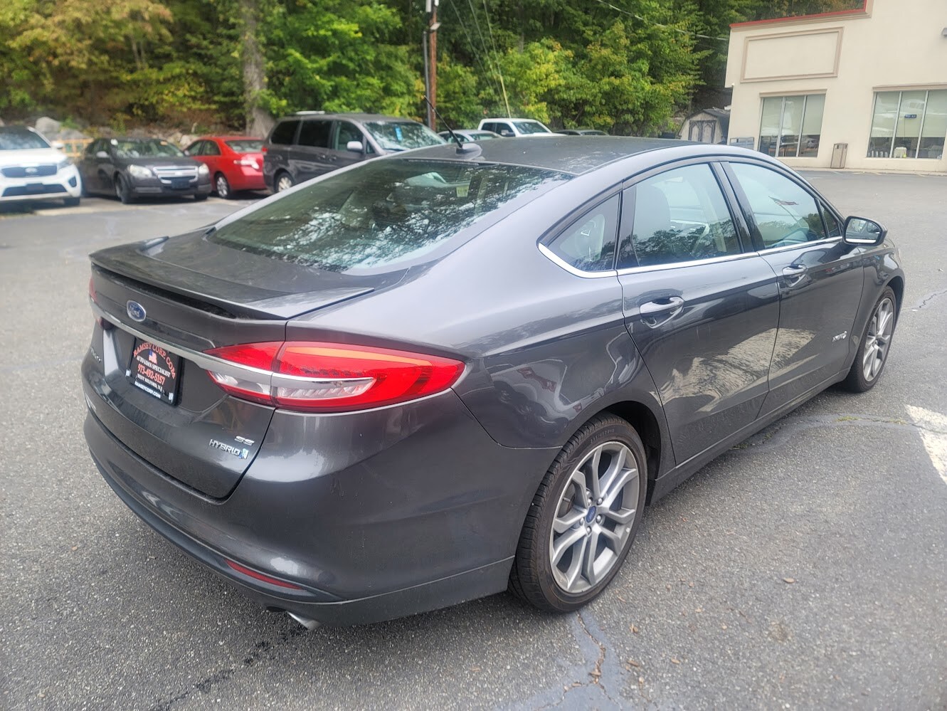 2017 Ford Fusion Hybrid SE photo 2
