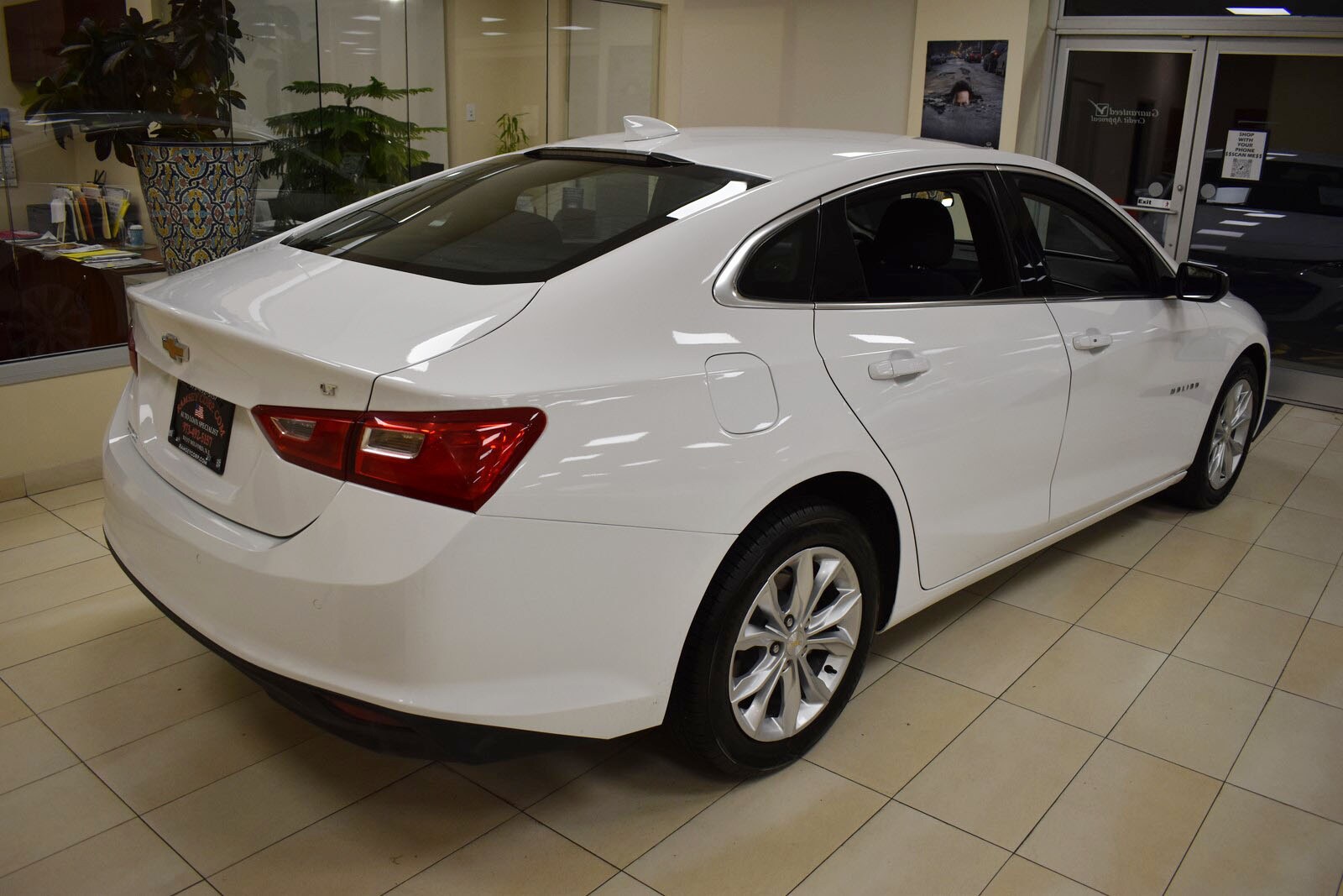 2025 Chevrolet Malibu 1LT photo 3