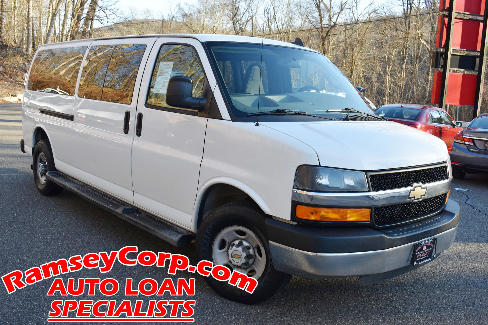 2016 Chevrolet Express Passenger LS's photo