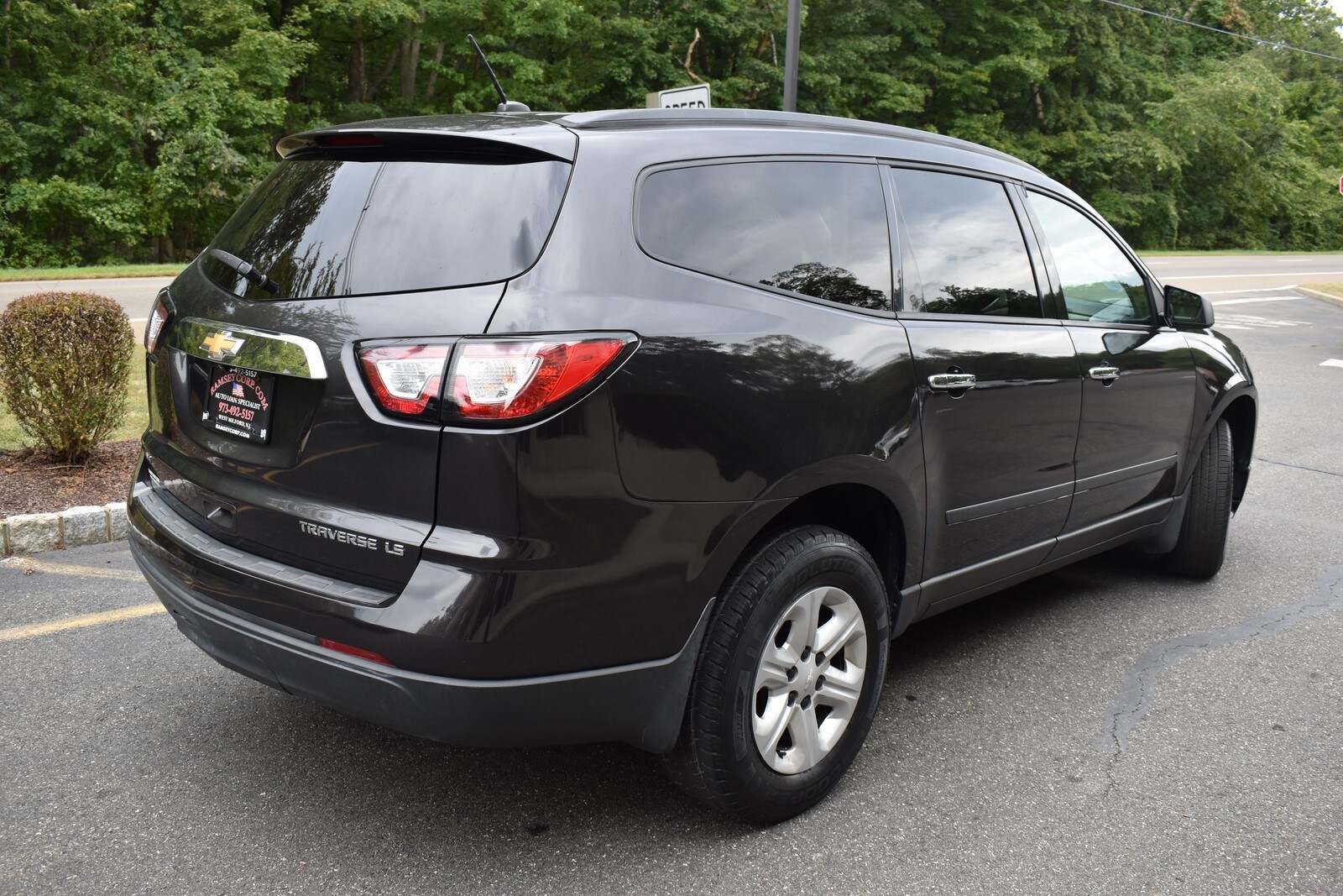 2015 Chevrolet Traverse LS photo 3
