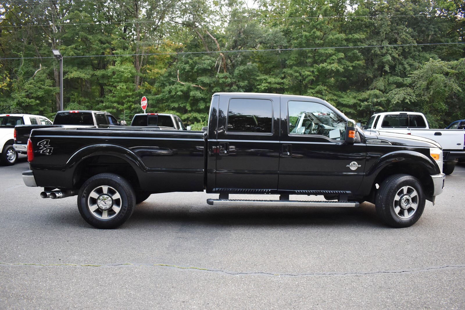 2011 Ford F-350 XLT photo 2