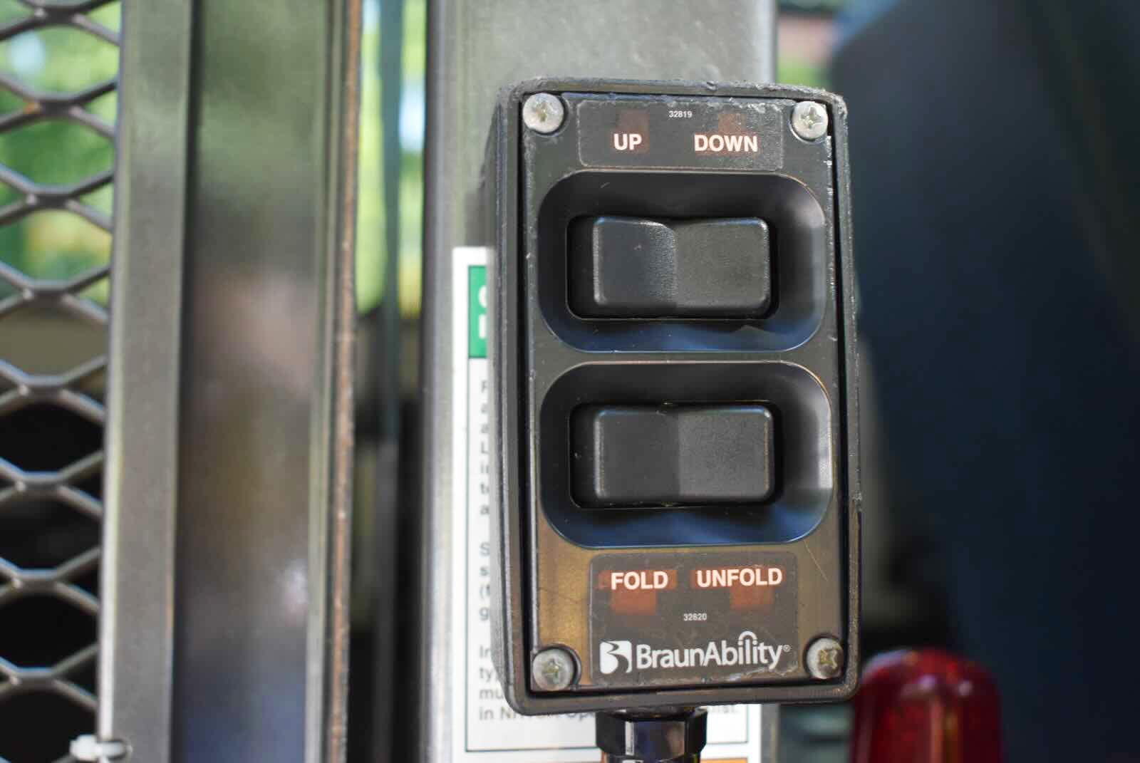 2005 Ford Econoline - Photo 33