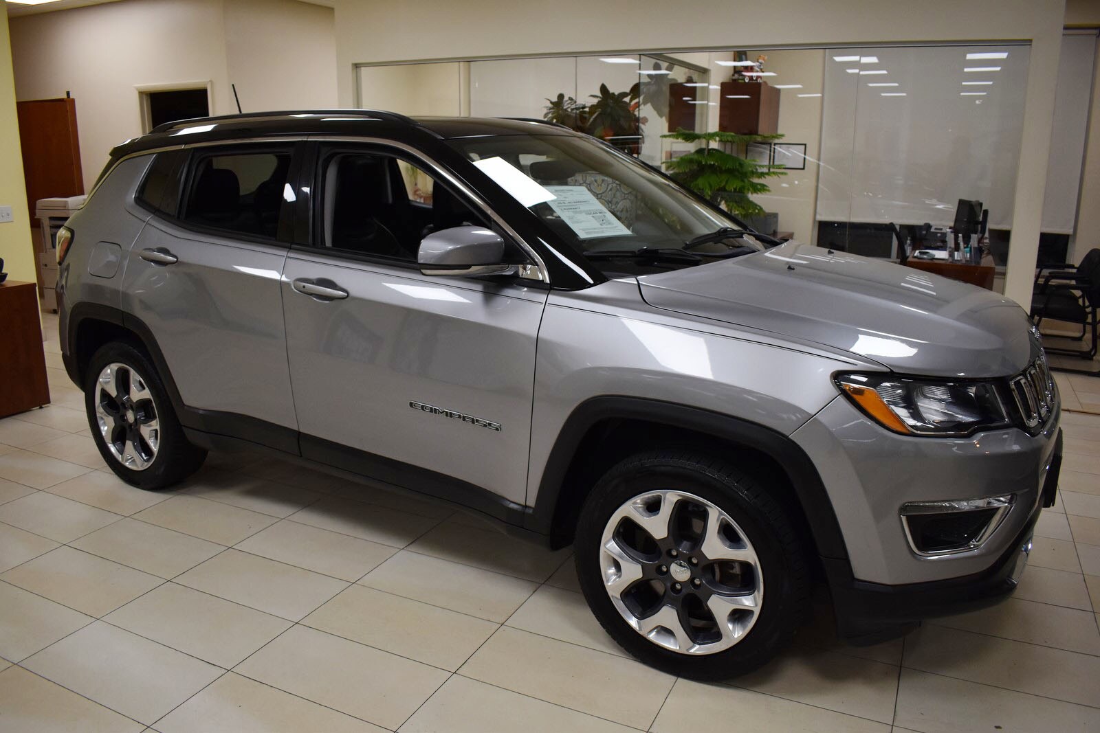2018 Jeep Compass Limited photo 2