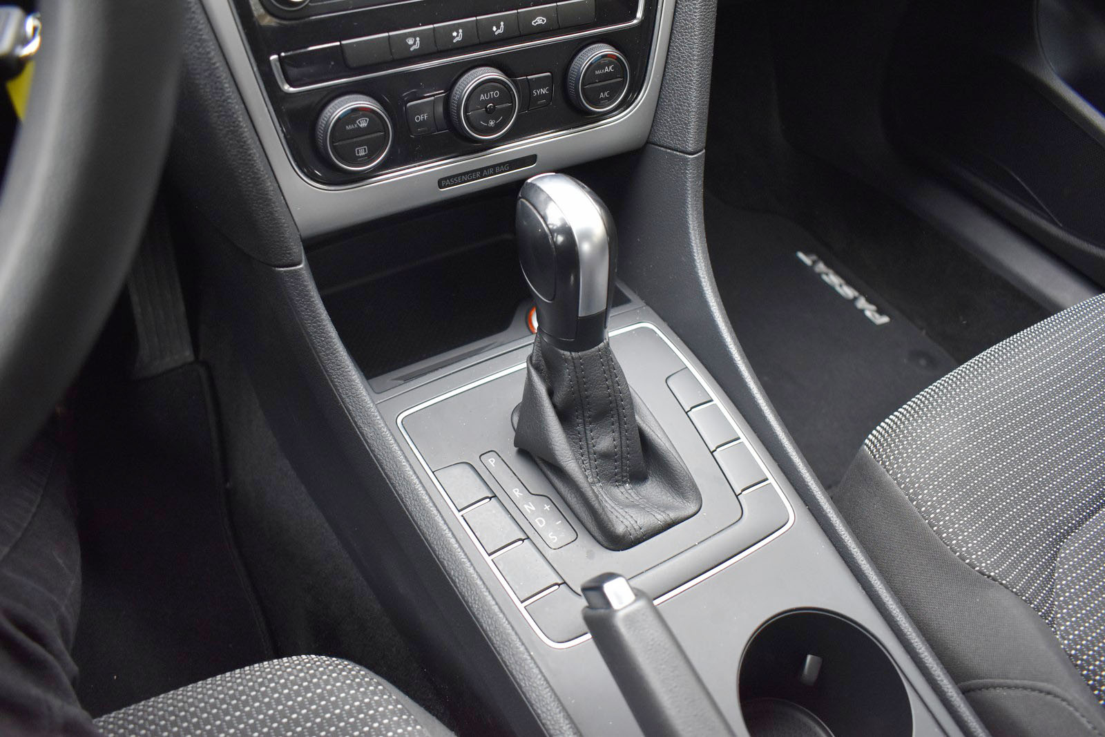 2017 Volkswagen Passat S - Photo 17