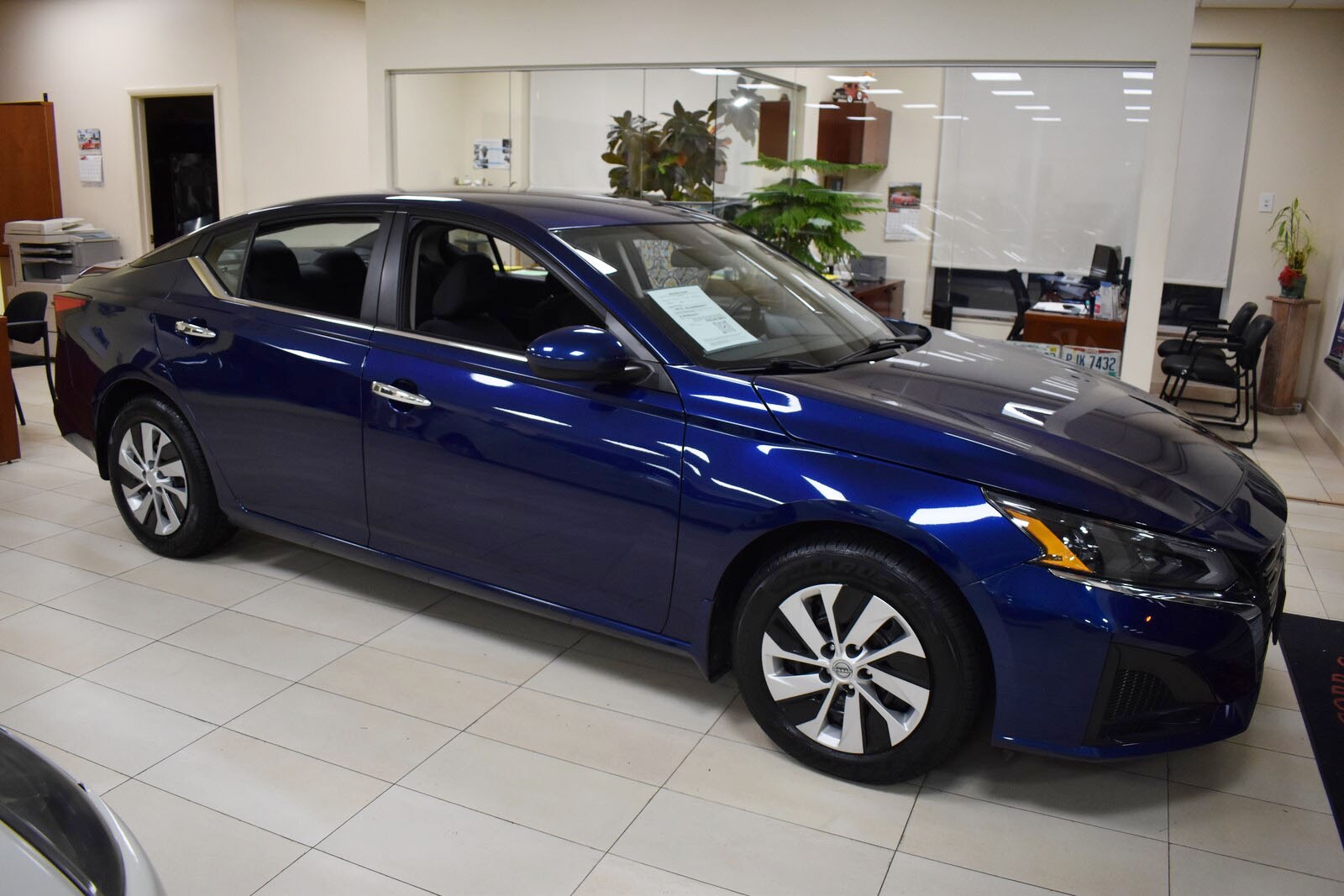 2023 Nissan Altima 2.5 S photo 2