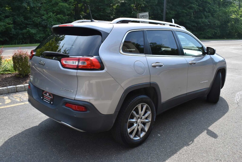 Used 2018 Jeep Cherokee Limited 4x4 SUV