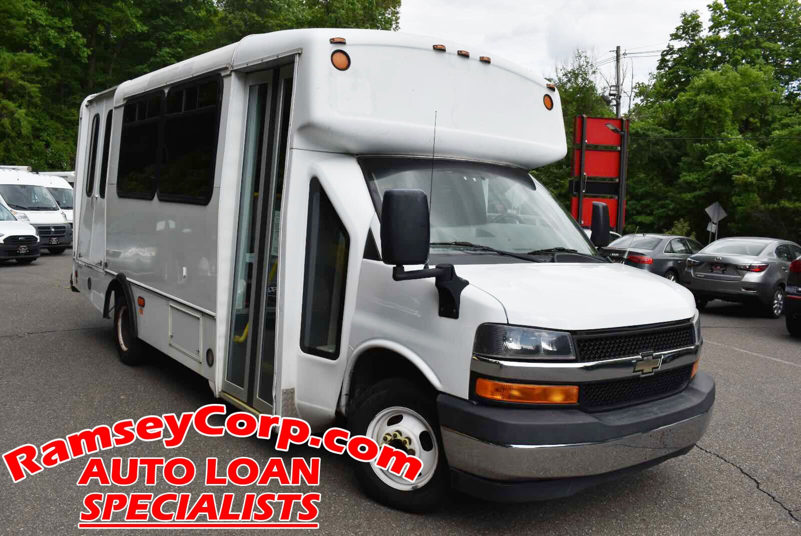 2017 Chevrolet Express 4500 159" WB's photo