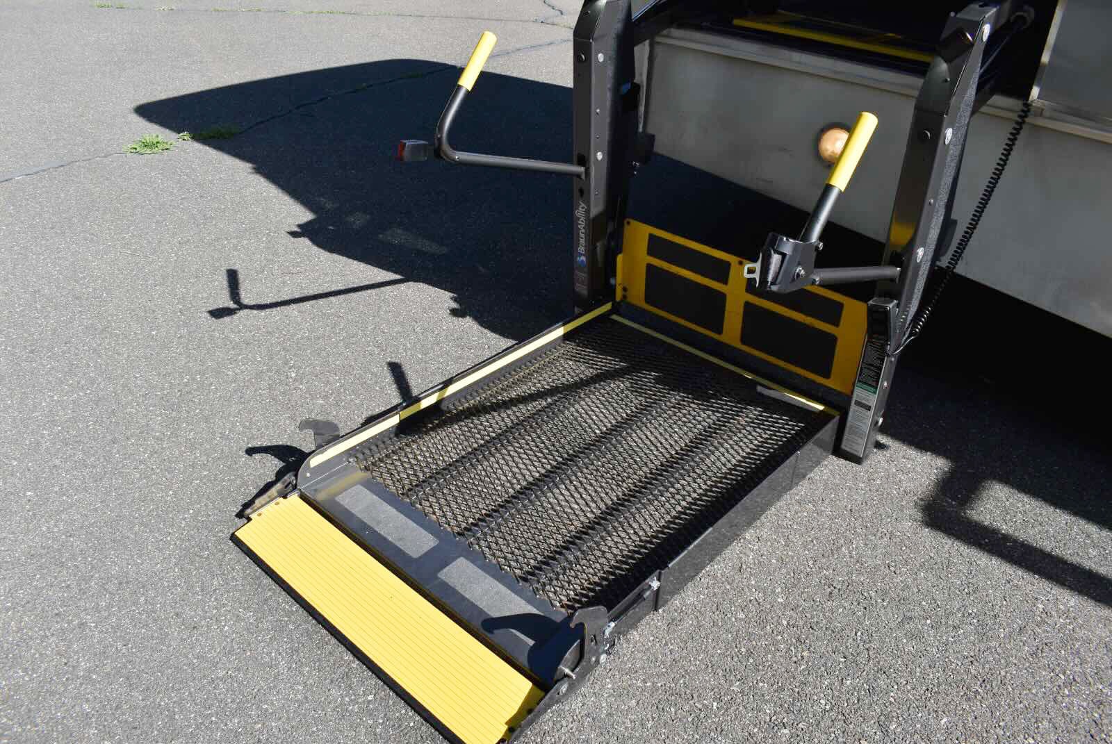 2005 Ford Econoline - Photo 36