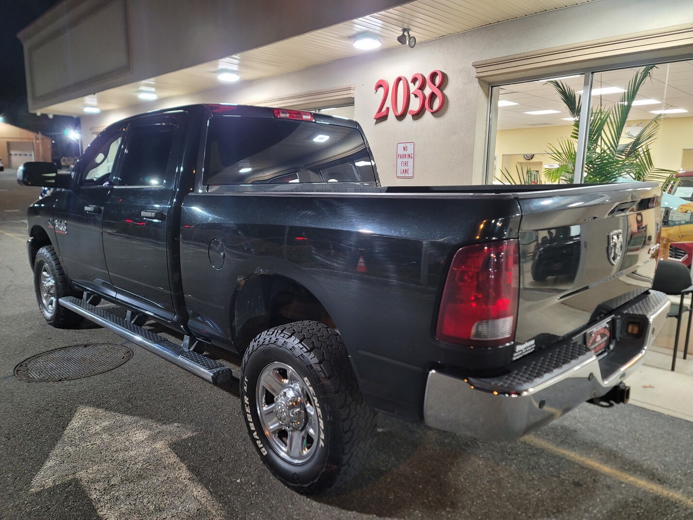 2017 Ram 2500 Tradesman photo 3