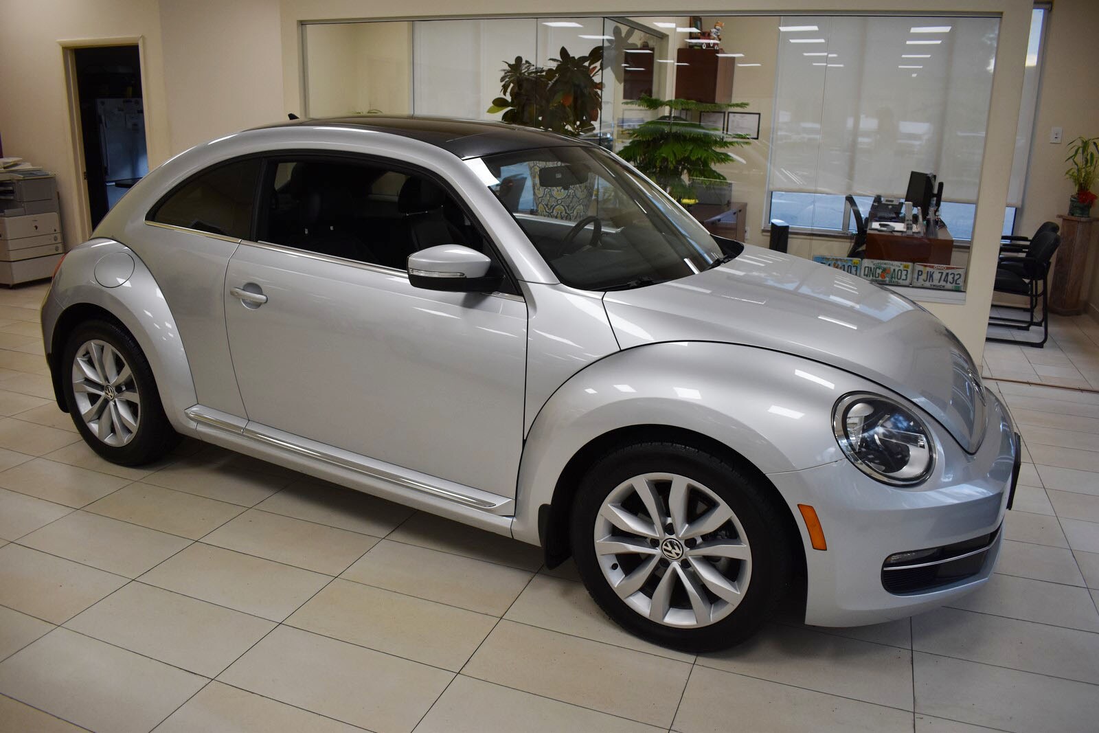 2014 Volkswagen Beetle TDI photo 2