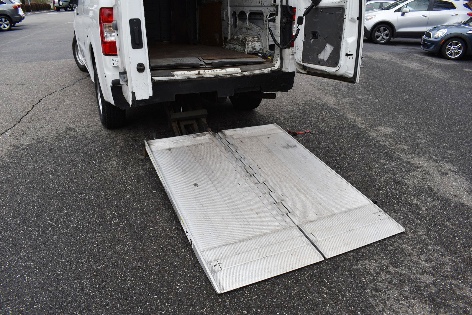 2016 Nissan NV Cargo S - Photo 14