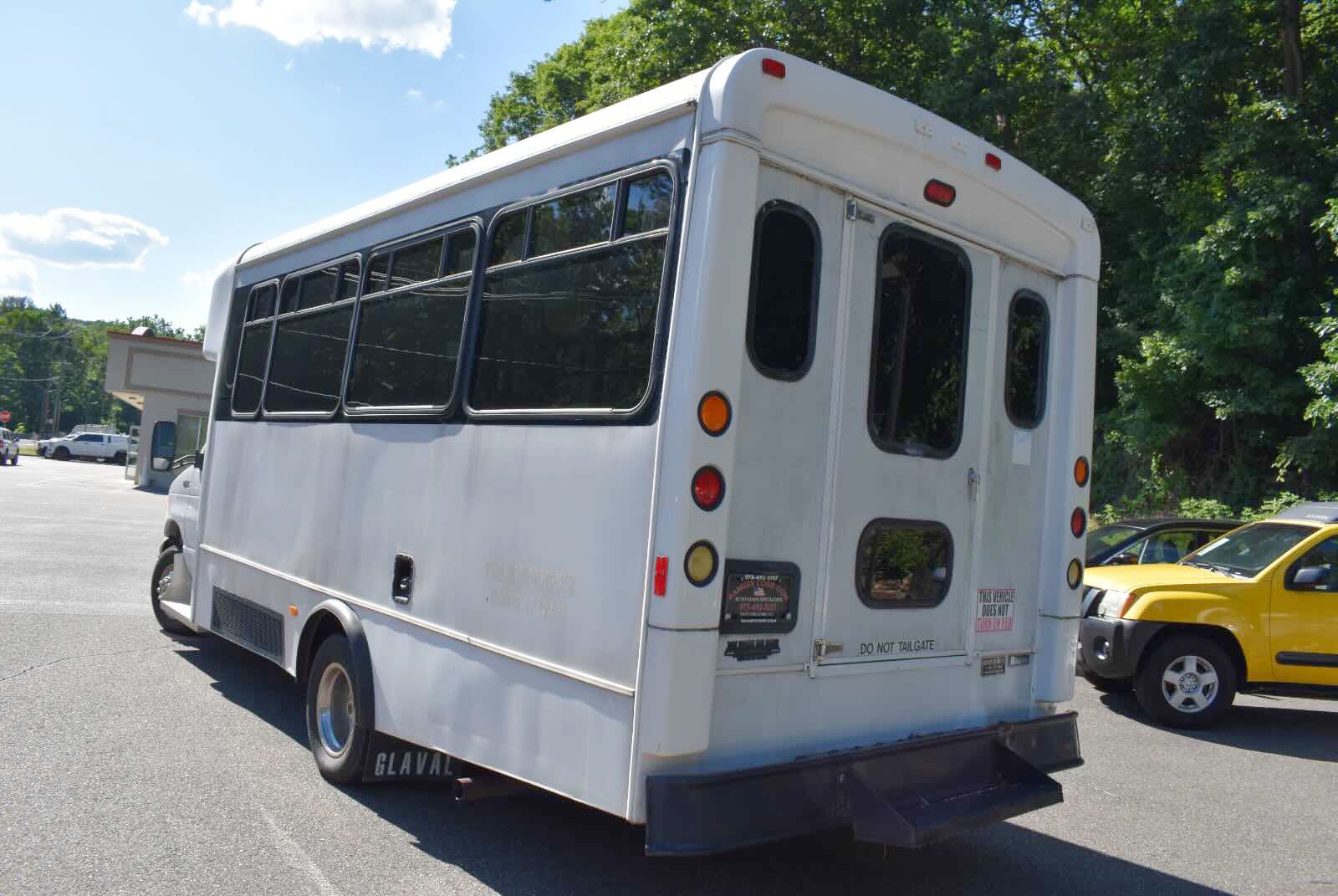 2005 Ford Econoline - Photo 6