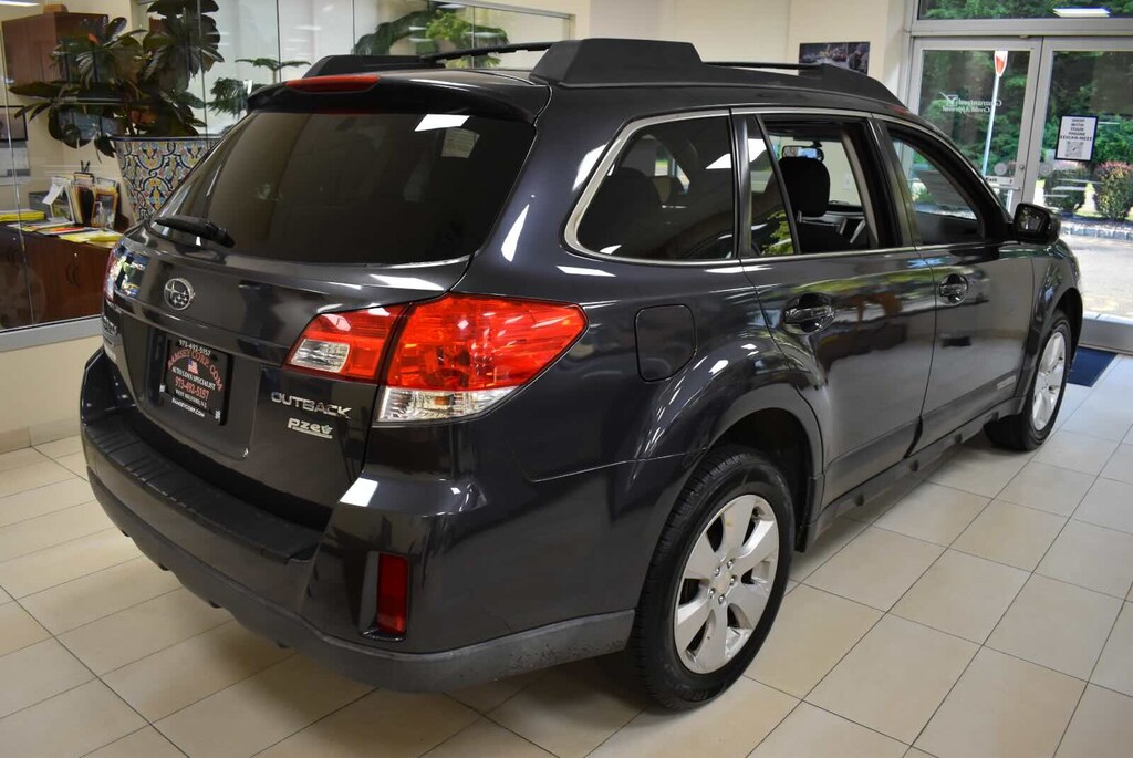 Used 2011 Subaru Outback 2.5i Premium (CVT) SUV
