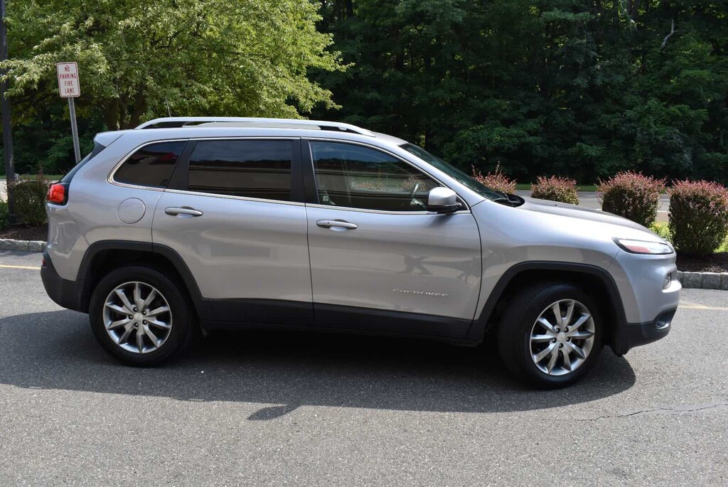 Used 2018 Jeep Cherokee Limited 4x4 SUV
