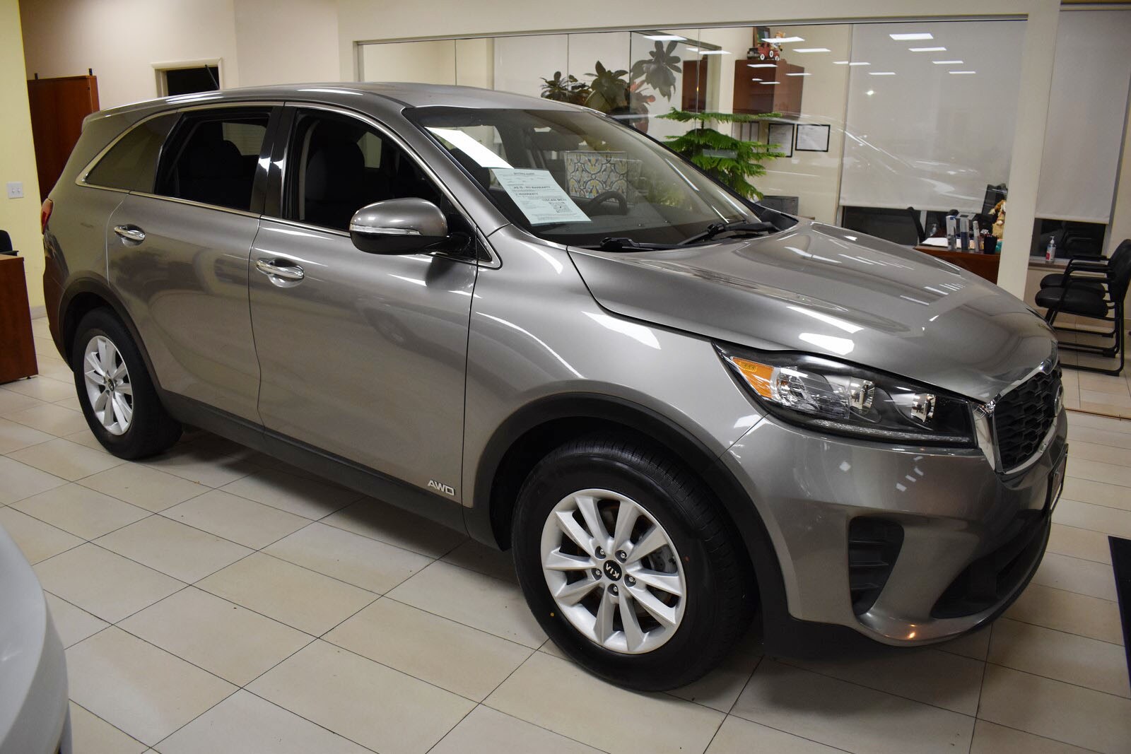 2019 Kia Sorento LX V6 photo 2