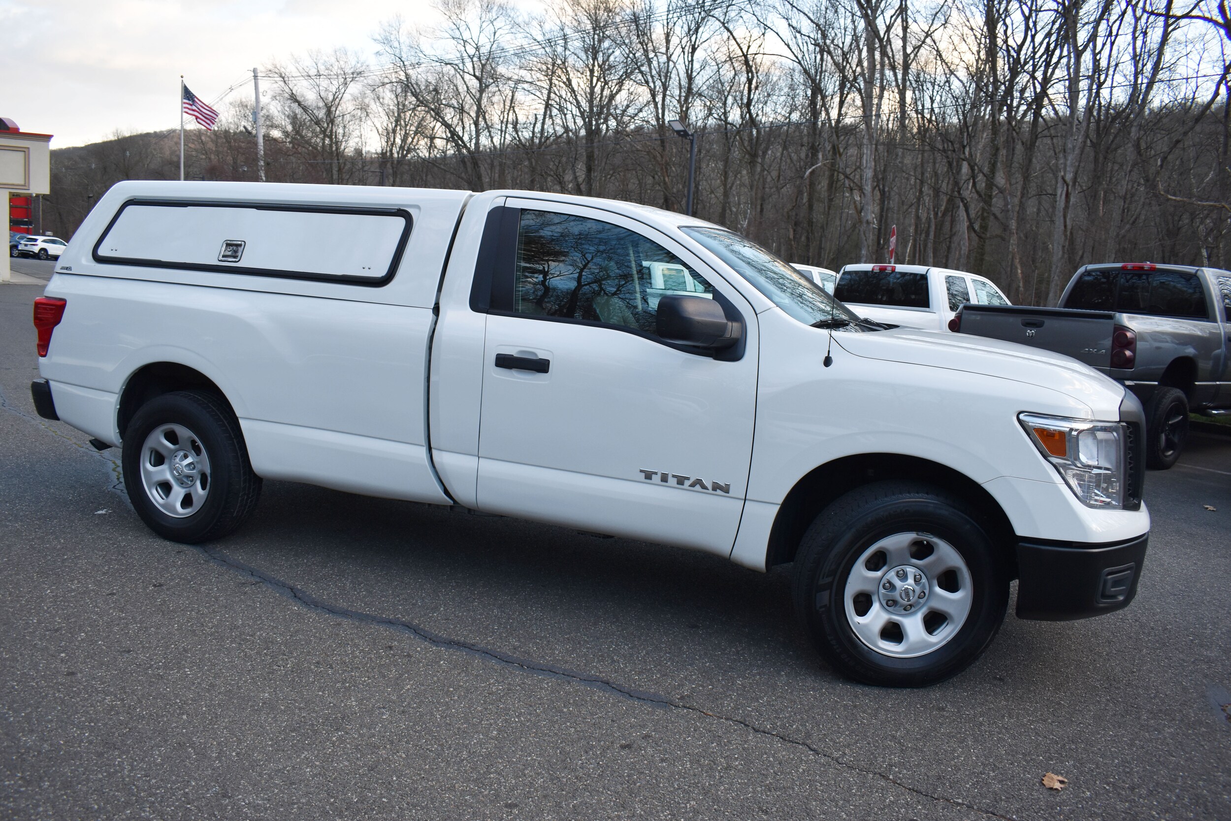 2019 Nissan Titan S photo 2
