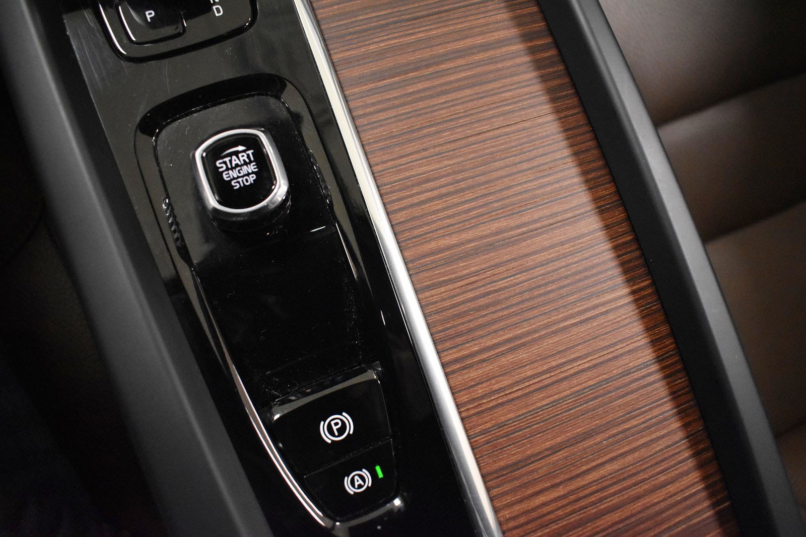 2024 Volvo XC60 Plus - Photo 27