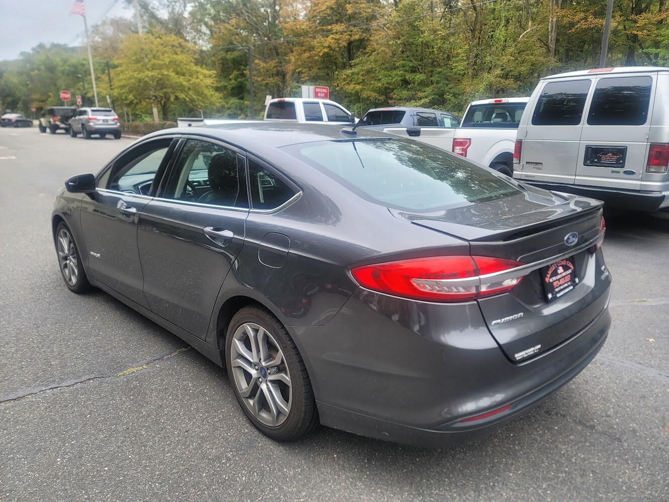 2017 Ford Fusion Hybrid SE photo 3