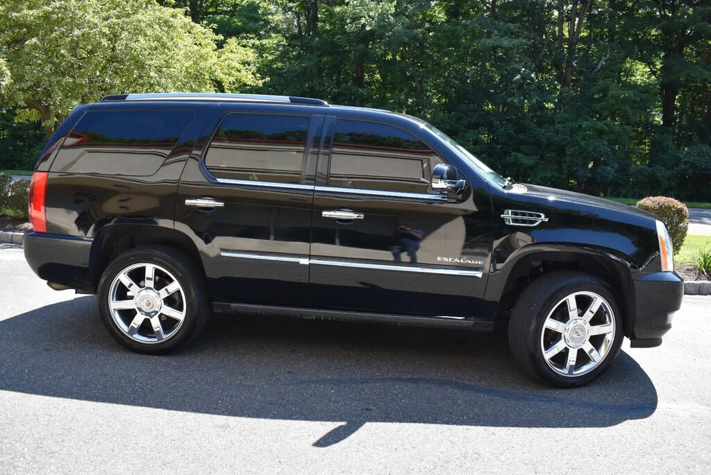 Used 2011 CADILLAC Escalade Premium SUV