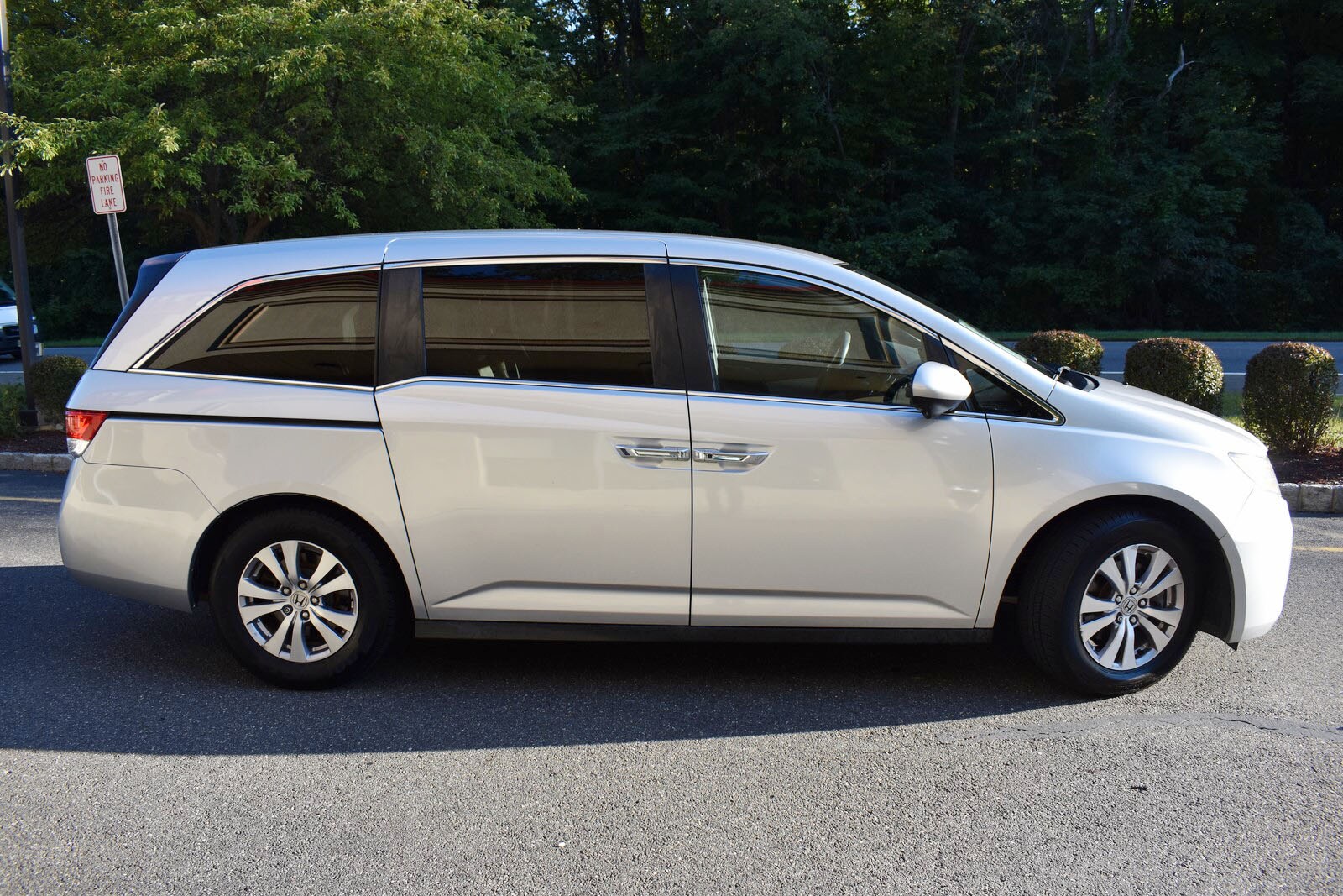2014 Honda Odyssey EX photo 2