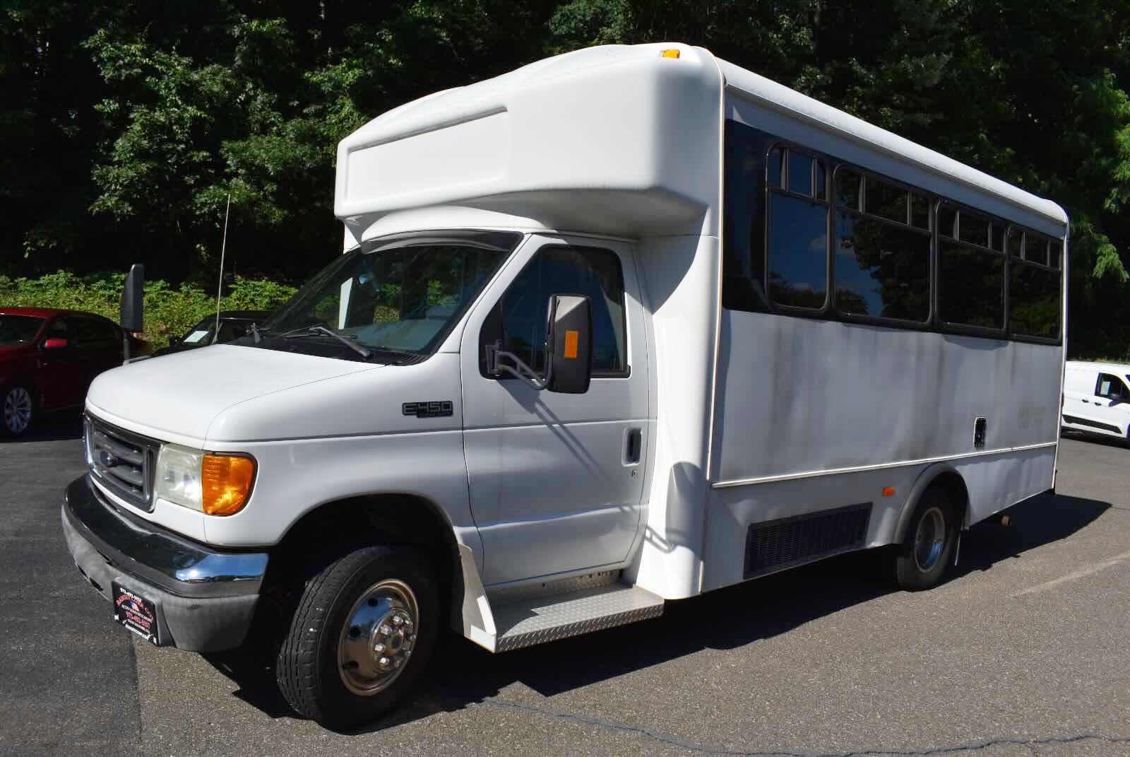 2005 Ford Econoline - Photo 8
