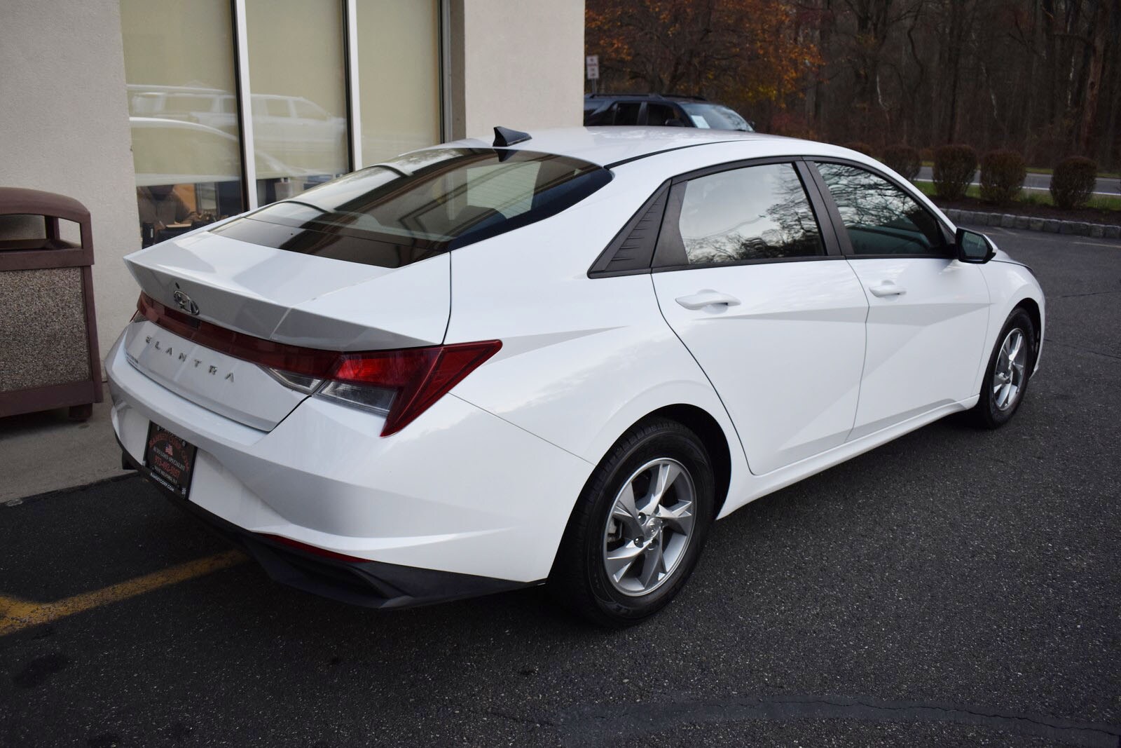 2021 Hyundai Elantra SE photo 3