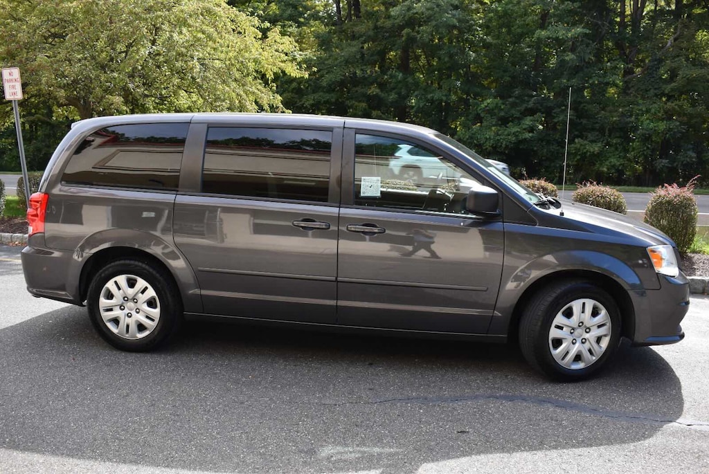 Certified 2017 Dodge Grand Caravan SE Van