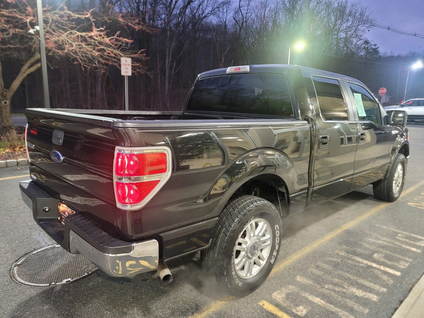 2010 Ford F-150 Lariat photo 2