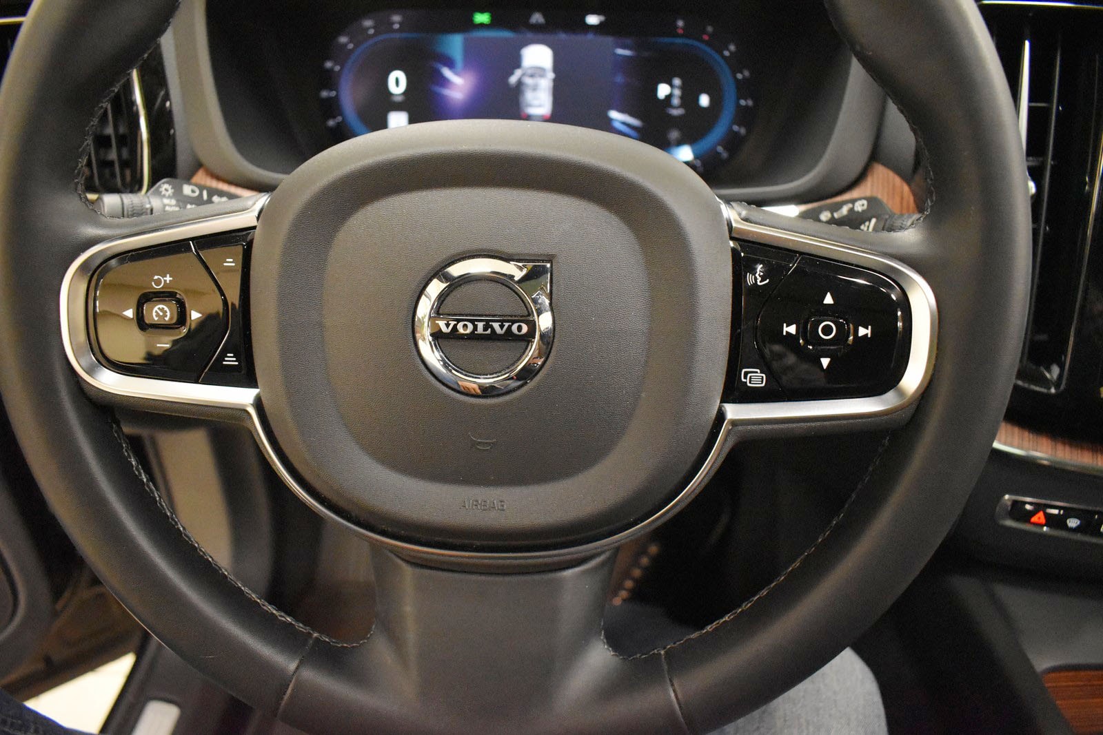 2024 Volvo XC60 Plus - Photo 21