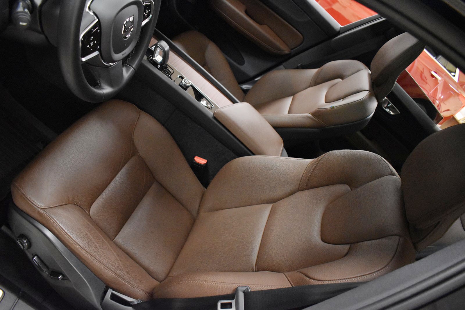 2024 Volvo XC60 Plus - Photo 12
