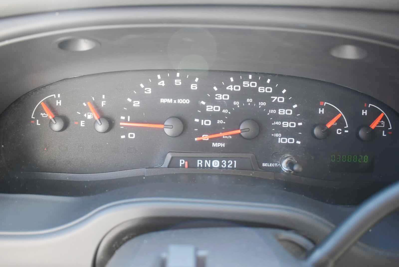 2005 Ford Econoline - Photo 13