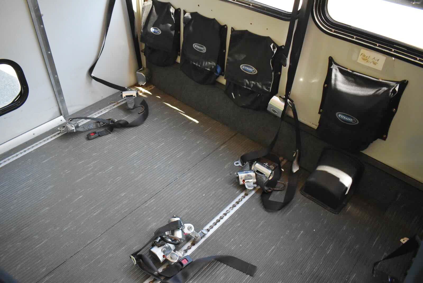 2005 Ford Econoline - Photo 29