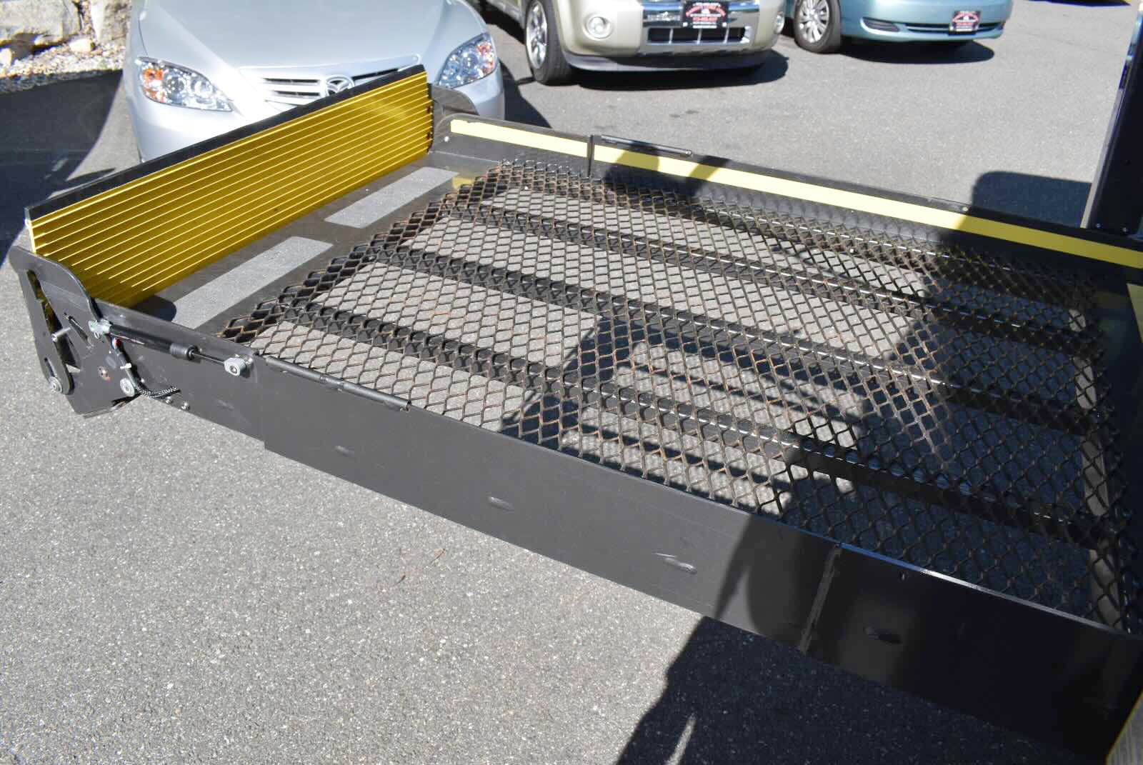 2005 Ford Econoline - Photo 35