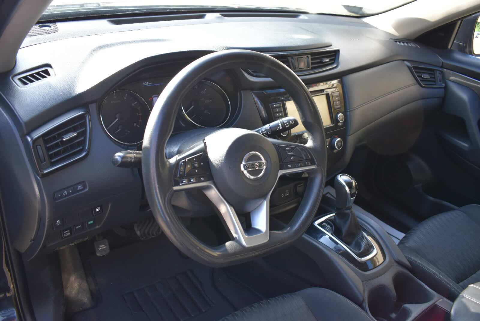 2018 Nissan Rogue S - Photo 11