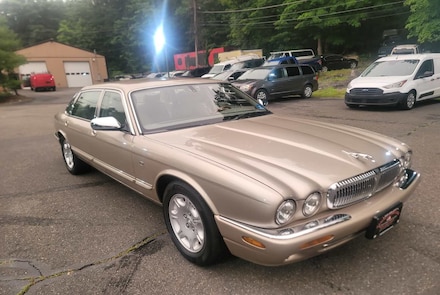 2001 Jaguar XJ8 Vanden Plas Sedan