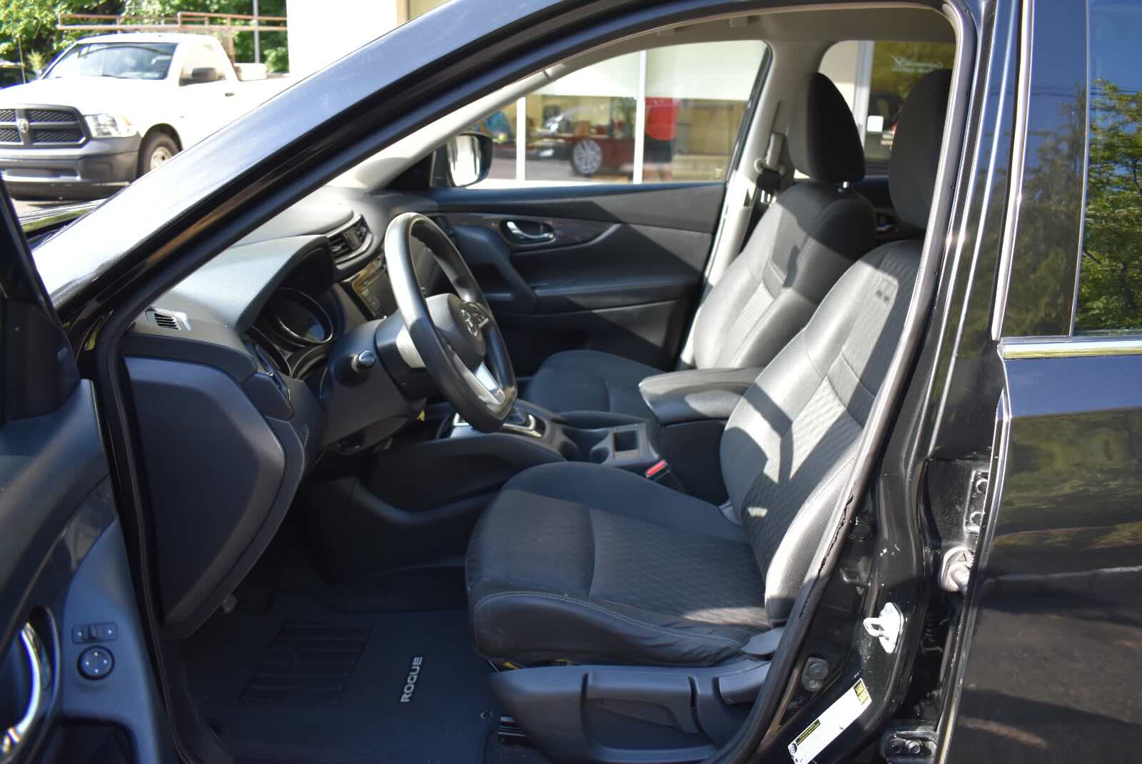 2018 Nissan Rogue S - Photo 10