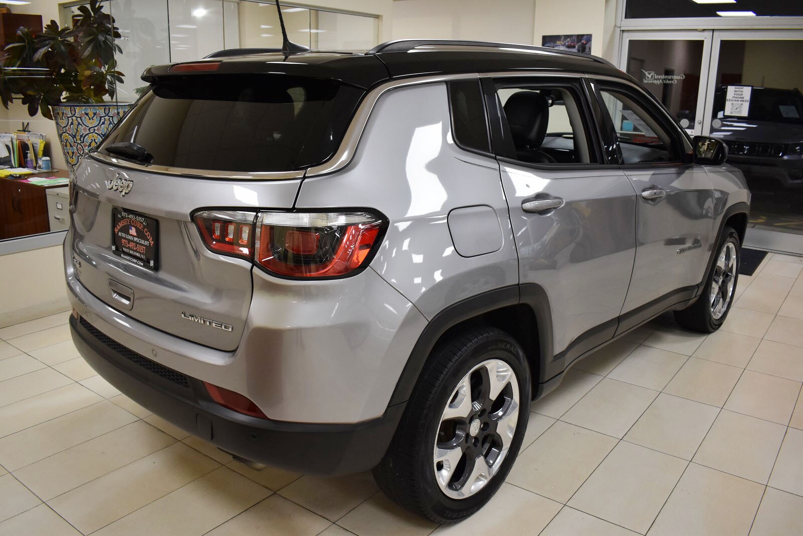 2018 Jeep Compass Limited photo 3