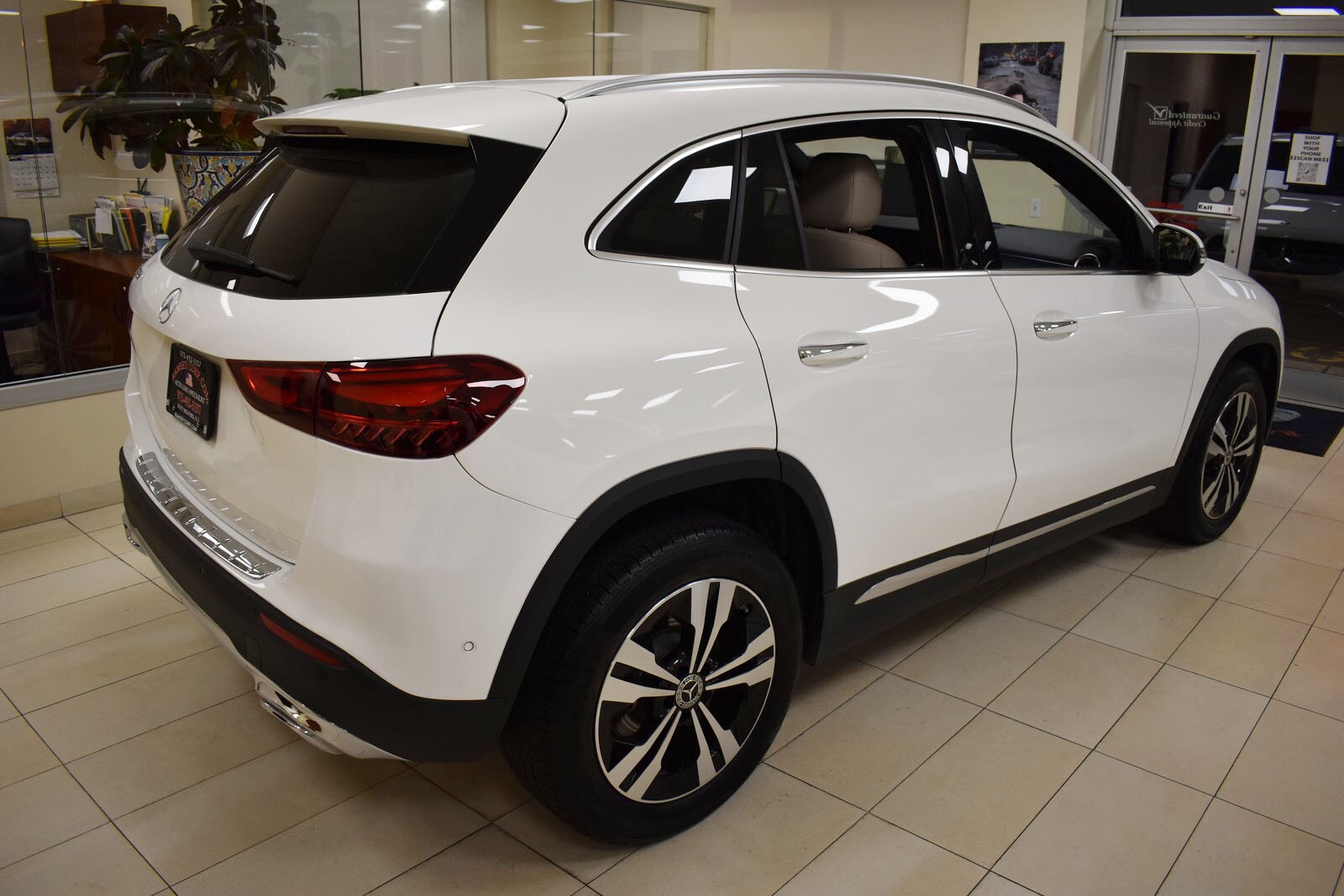 2025 Mercedes Benz GLA 250 photo 2