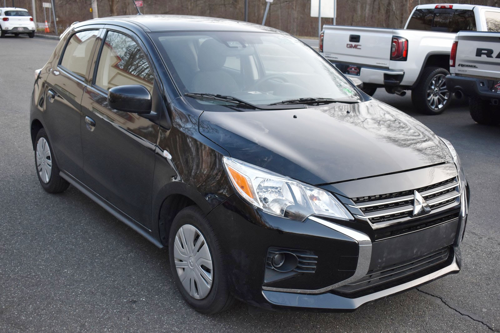 2024 Mitsubishi Mirage LE's photo