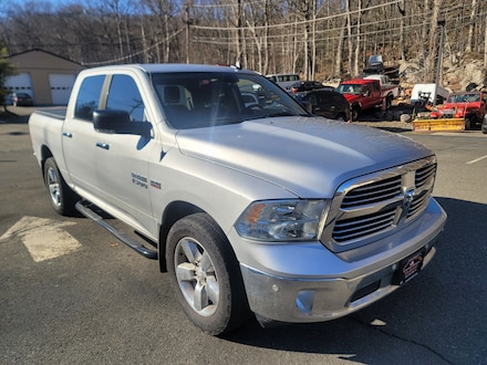 2016 Ram 1500 SLT Truck Crew Cab